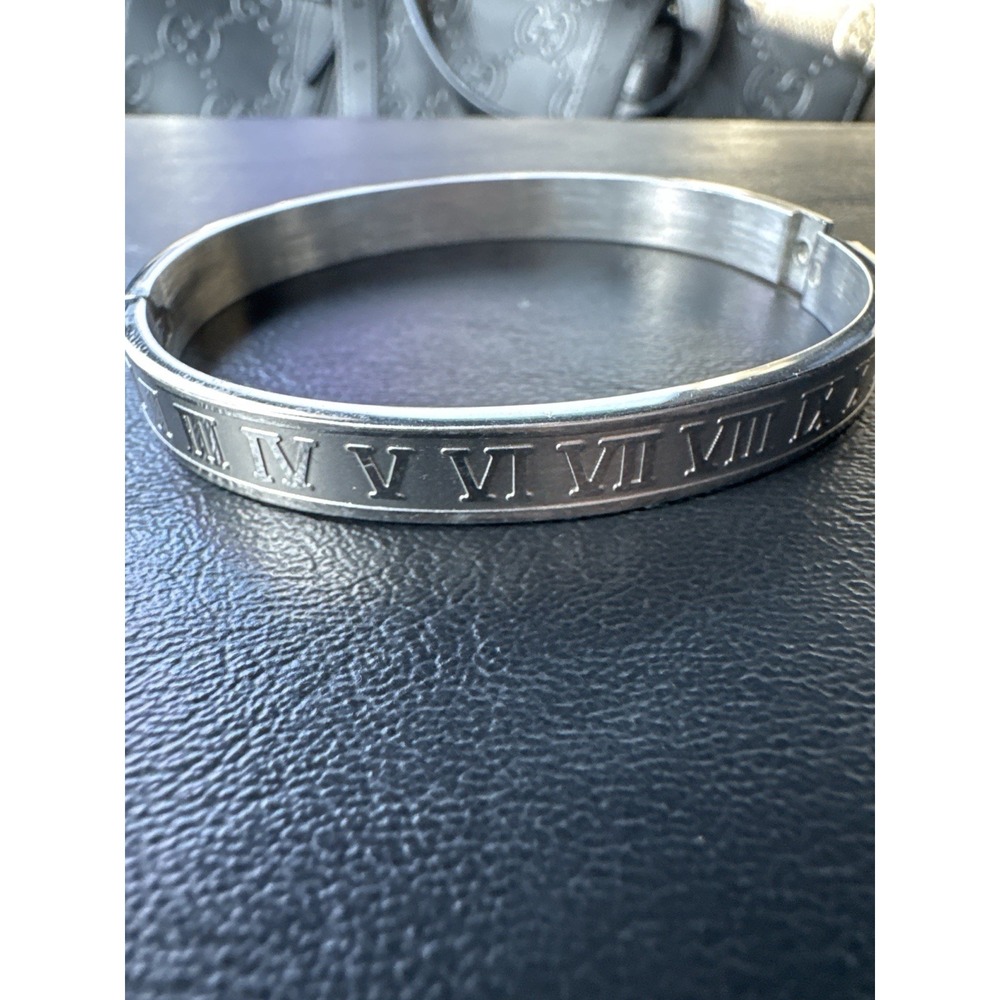 Vintage Roman Numeral Bangle Bracelet Silver Tone Hinged Clasp Women's Jewelry